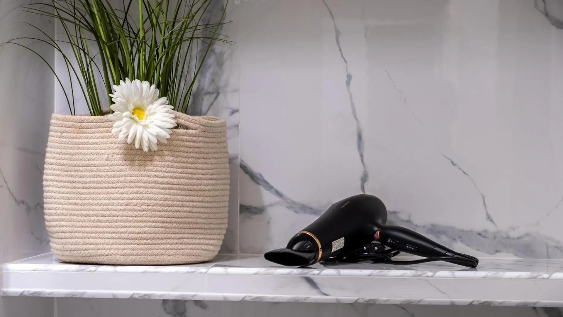 Central Apartment Duomo 2 - Wi-Fi & Ac Free Milan Italy