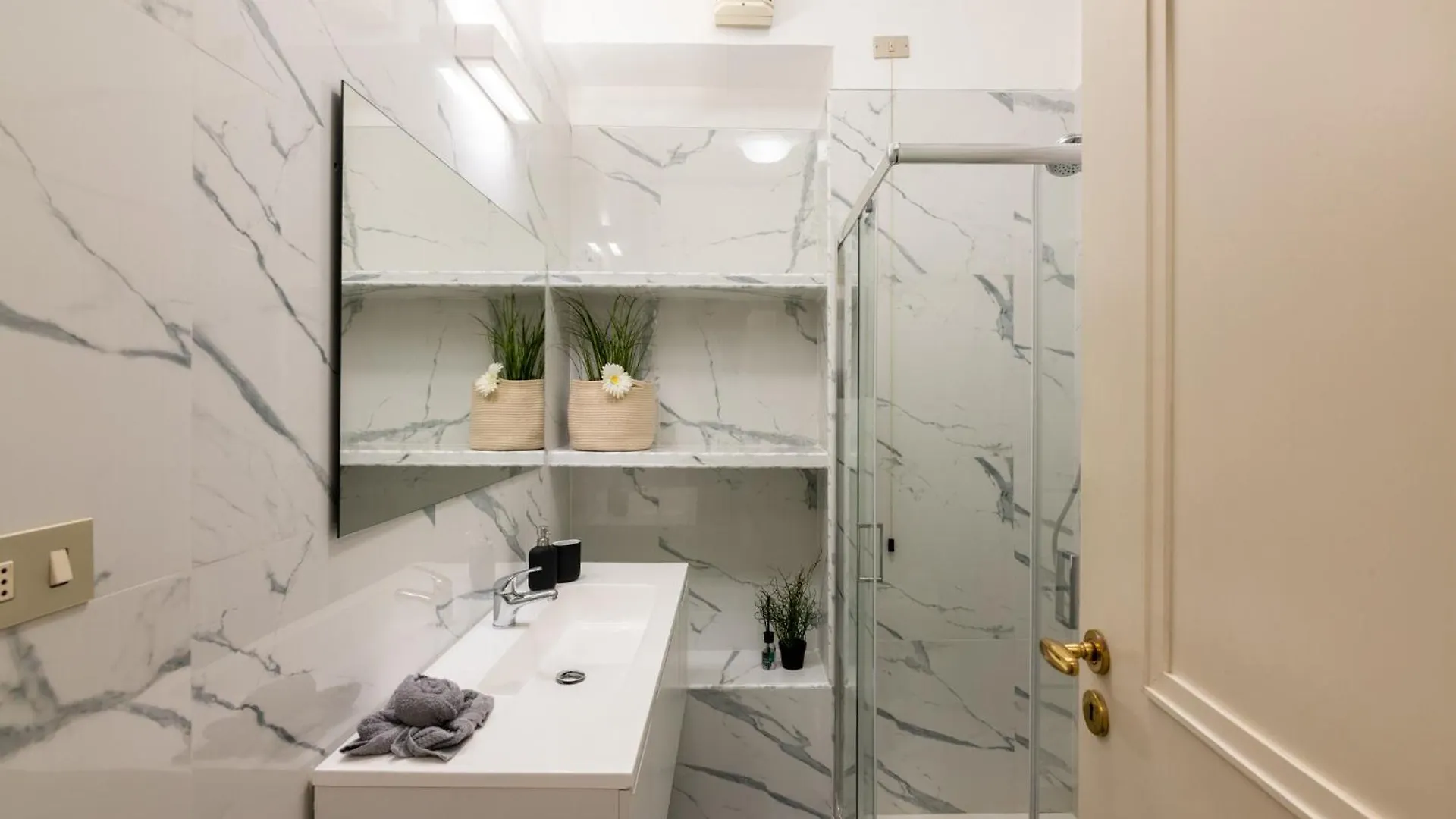 Central Apartment Duomo 2 - Wi-Fi & Ac Free Milan Italy